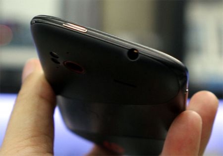 HTC Sensation XE chính hãng giá gần 15 triệu đồng - 11 HTC Sensation XE chính hãng giá gần 15 triệu đồng - 11