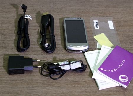 Mở hộp Xperia Pro chính hãng giá gần 10,5 triệu đồng - 2 Mở hộp Xperia Pro chính hãng giá gần 10,5 triệu đồng - 2