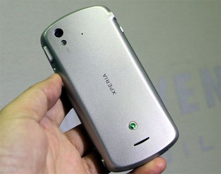 Mở hộp Xperia Pro chính hãng giá gần 10,5 triệu đồng - 4 Mở hộp Xperia Pro chính hãng giá gần 10,5 triệu đồng - 4