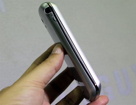 Mở hộp Xperia Pro chính hãng giá gần 10,5 triệu đồng - 5 Mở hộp Xperia Pro chính hãng giá gần 10,5 triệu đồng - 5
