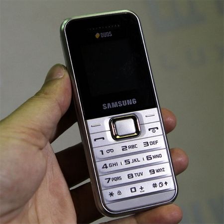Điện thoại 2 SIM của Samsung giá dưới 1 triệu đồng - 3 Điện thoại 2 SIM của Samsung giá dưới 1 triệu đồng - 3