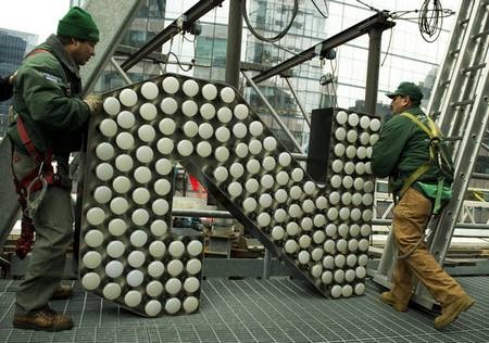 Thế giới rộn ràng chuẩn bị đón năm mới 2012 - 13 Thế giới rộn ràng chuẩn bị đón năm mới 2012 - 13