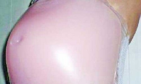 Giới trẻ Trung Quốc “sốt” với bụng bầu giả - 1 Giới trẻ Trung Quốc “sốt” với bụng bầu giả - 1