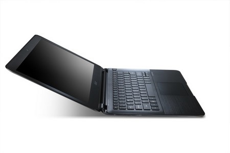 Acer trình làng ultrabook mỏng nhất thế giới tại CES 2012 - 2 Acer trình làng ultrabook mỏng nhất thế giới tại CES 2012 - 2