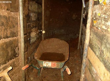 Đào hầm dài hơn 30 mét để trộm tiền từ ATM - 5