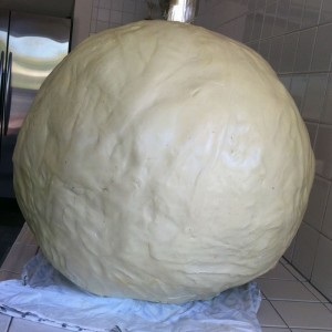 Quả bóng bằng... bã kẹo cao su lớn nhất thế giới - 1