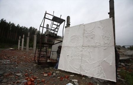 Thú vị nghệ thuật vẽ tranh bằng… bom xăng - 2