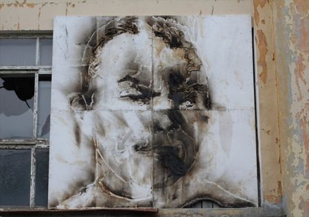 Thú vị nghệ thuật vẽ tranh bằng… bom xăng - 8