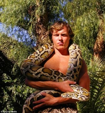 Chàng trai sống trong rừng để trở thành Tarzan - 4 Chàng trai sống trong rừng để trở thành Tarzan - 4