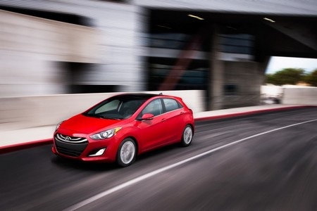 Hyundai trình làng bản coupe và hatchback của xe Elantra - 9 Hyundai trình làng bản coupe và hatchback của xe Elantra - 9