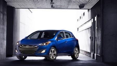 Hyundai trình làng bản coupe và hatchback của xe Elantra - 10 Hyundai trình làng bản coupe và hatchback của xe Elantra - 10