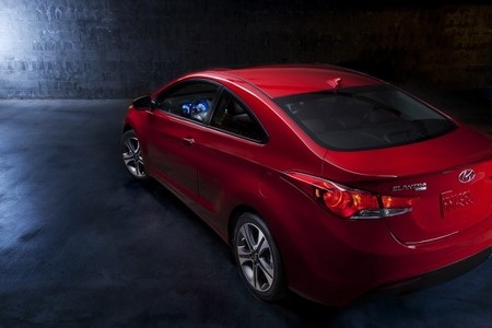 Hyundai trình làng bản coupe và hatchback của xe Elantra - 7 Hyundai trình làng bản coupe và hatchback của xe Elantra - 7
