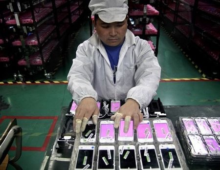 Hình ảnh hiếm có bên trong nhà máy iPhone ở Trung Quốc - 9 Hình ảnh hiếm có bên trong nhà máy iPhone ở Trung Quốc - 9