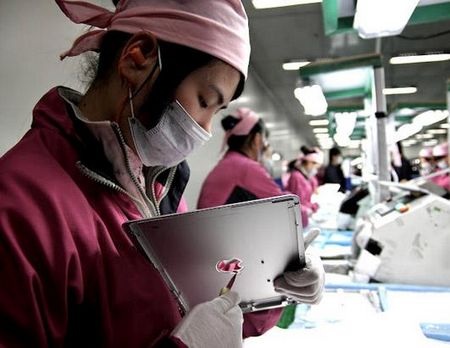 Hình ảnh hiếm có bên trong nhà máy iPhone ở Trung Quốc - 4 Hình ảnh hiếm có bên trong nhà máy iPhone ở Trung Quốc - 4
