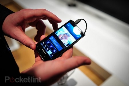 Smartphone chống thấm nước siêu mỏng của Panasonic - 10 Smartphone chống thấm nước siêu mỏng của Panasonic - 10