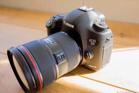“Siêu phẩm” máy ảnh DSLR mới của Canon trình làng - 1 “Siêu phẩm” máy ảnh DSLR mới của Canon trình làng