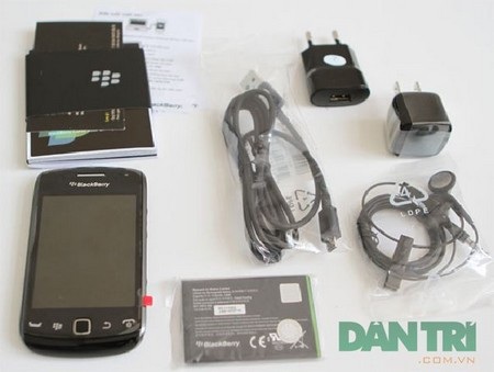Đập hộp BlackBerry Curve cảm ứng giá rẻ tại Việt Nam - 3 Đập hộp BlackBerry Curve cảm ứng giá rẻ tại Việt Nam