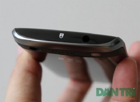 Đập hộp BlackBerry Curve cảm ứng giá rẻ tại Việt Nam - 7 Đập hộp BlackBerry Curve cảm ứng giá rẻ tại Việt Nam