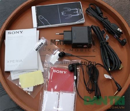 Đập hộp Sony Xperia S chính hãng tại Việt Nam - 2 Đập hộp Sony Xperia S chính hãng tại Việt Nam