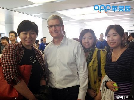 CEO Apple ghé thăm nhà máy lắp ráp iPhone tại Trung Quốc