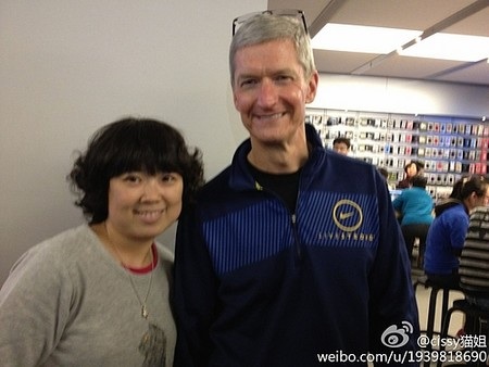 CEO Apple ghé thăm nhà máy lắp ráp iPhone tại Trung Quốc