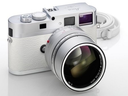Máy ảnh Leica có giá gần 700 triệu đồng