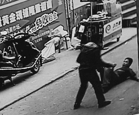 Đâm chết người vì mua nhầm iPhone giả