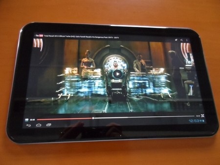 Cận cảnh máy tính bảng cỡ “khủng” của Toshiba