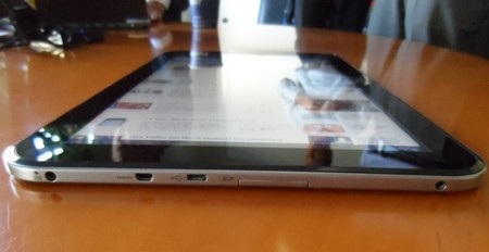 Cận cảnh máy tính bảng cỡ “khủng” của Toshiba