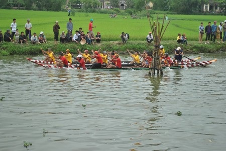 Nét Huế trong “Chợ quê ngày hội”