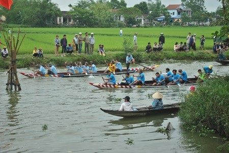 Nét Huế trong “Chợ quê ngày hội”