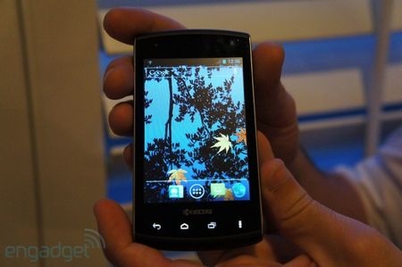 Cận cảnh smartphone Android 4.0 có khả năng chống nước