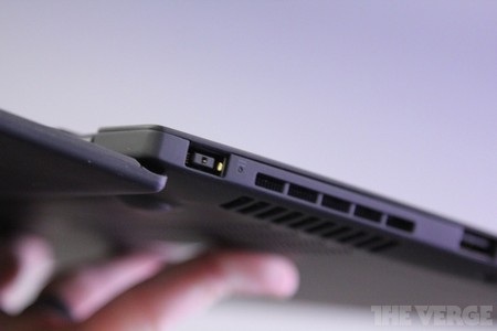 Lenovo trình làng ultrabook có vỏ bằng sợi carbon siêu nhẹ