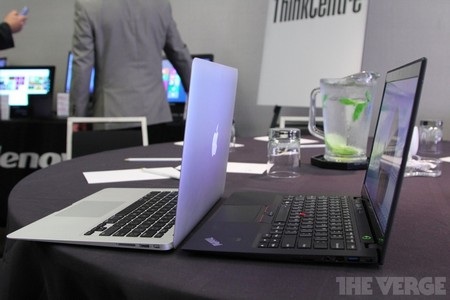 Lenovo trình làng ultrabook có vỏ bằng sợi carbon siêu nhẹ