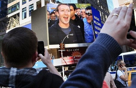Một tuần đặc biệt khó quên của “ông chủ” Facebook - 2 Một tuần đặc biệt khó quên của “ông chủ” Facebook