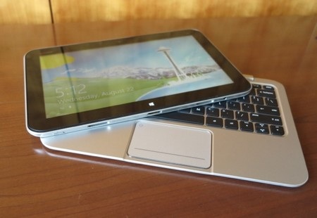 Bàn phím bao gồm cả chuột cảm ứng touchpad