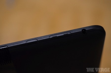 Giắc cắm phone và các phím điều khiển