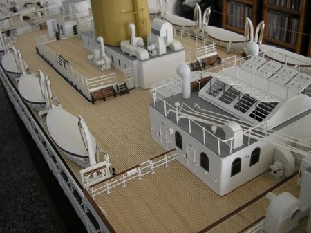 Các chi tiết trên con tàu đều được tái hiện một cách chính xác và tỉ mỉ