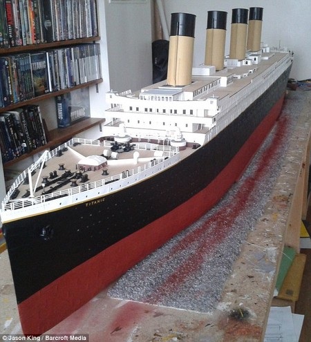 Tàu Titanic Mô Hình Gỗ  MS THUYEN 01  Tủ Bày Đồ