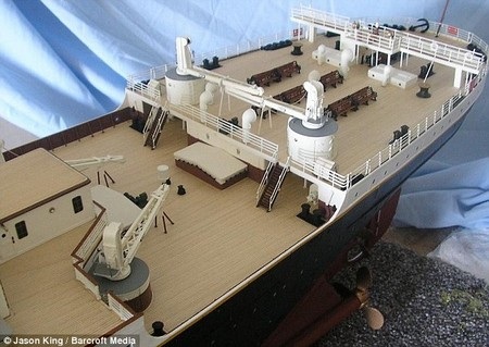 Các chi tiết trên con tàu đều được tái hiện một cách chính xác và tỉ mỉ