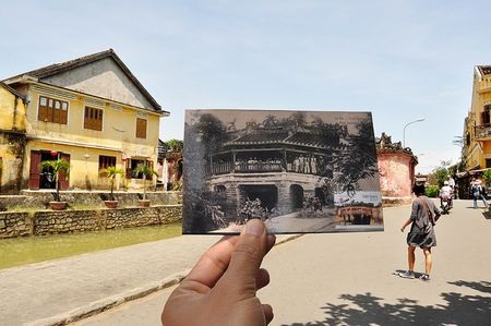 Ấn tượng Việt Nam “xưa và nay” qua bộ ảnh lồng trong ảnh - 32 Chùa Cầu (Hội An)