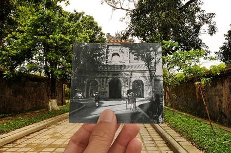 Ấn tượng Việt Nam “xưa và nay” qua bộ ảnh lồng trong ảnh - 41 Cửa Hiển Nhơn (Huế) cũng trong những năm 20 của thế kỷ trước