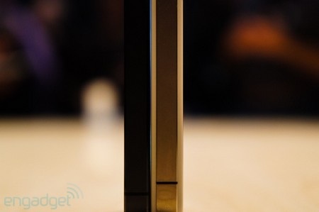 iPhone 5: Thay đổi gì từ iPhone 4S? - 8 So sánh bề dày giữa 2 phiên bản