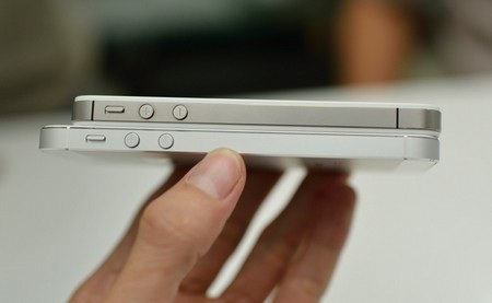 Cận cảnh iPhone 5 đầu tiên có mặt tại Việt Nam - 15 iPhone 5 dài hơn đáng kể so với iPhone 4S