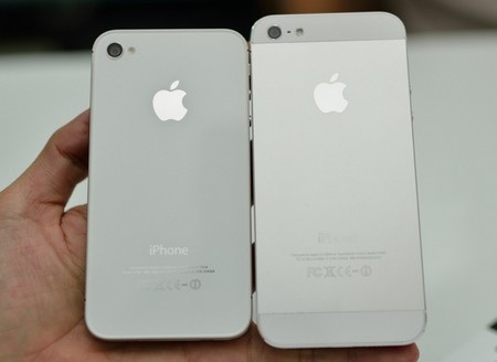 Cận cảnh iPhone 5 đầu tiên có mặt tại Việt Nam - 10 iPhone 5 so dáng cùng iPhone 4S