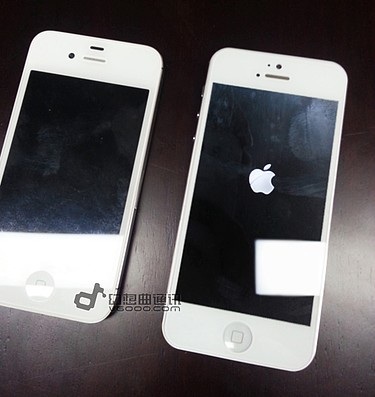 iPhone 5 (phải) có màn hình dài hơn so với iPhone 4S