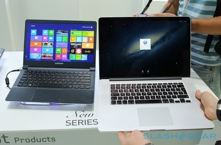 Samsung Series 9 WQHD so dáng với MacBook Pro 2012 của Apple