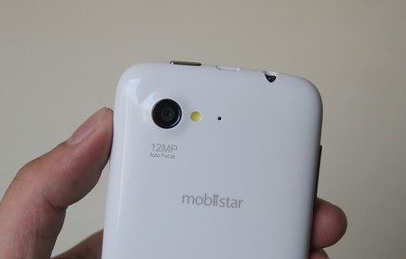 Camera chính đạt độ phân giải 12 MP