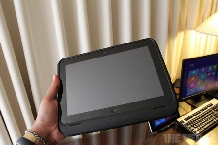 HP ra mắt máy tính bảng chạy Windows 8 - 8 ElitePad 900 sau khi đã được bọc lớp vỏ bảo vệ SmartJackets