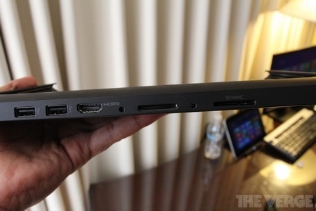 HP ra mắt máy tính bảng chạy Windows 8 - 9 Các cổng kết nối và khe đọc thẻ nhớ trên SmartJackets